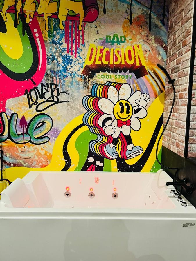 Capsule Street Art - Sauna- Jacuzzi - Playstation 5 - Billard - Netflix - Home Cinema - Terrasse ドゥエー エクステリア 写真