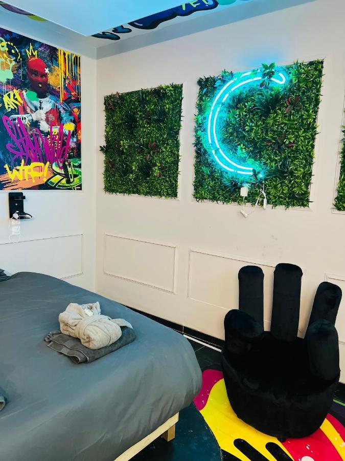 Capsule Street Art - Sauna- Jacuzzi - Playstation 5 - Billard - Netflix - Home Cinema - Terrasse ドゥエー エクステリア 写真